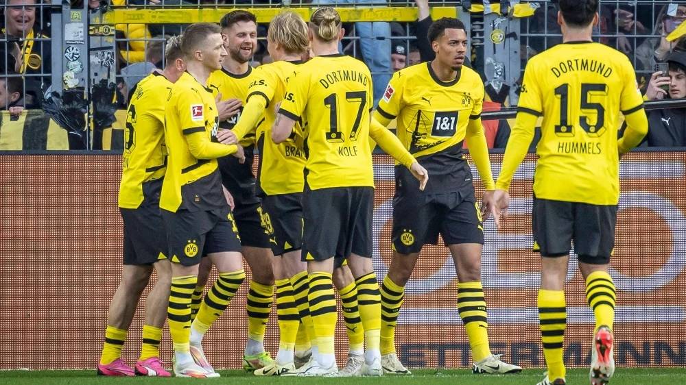 包含阿尔卑斯人击败马赛，结束对手六轮不败纪录的词条