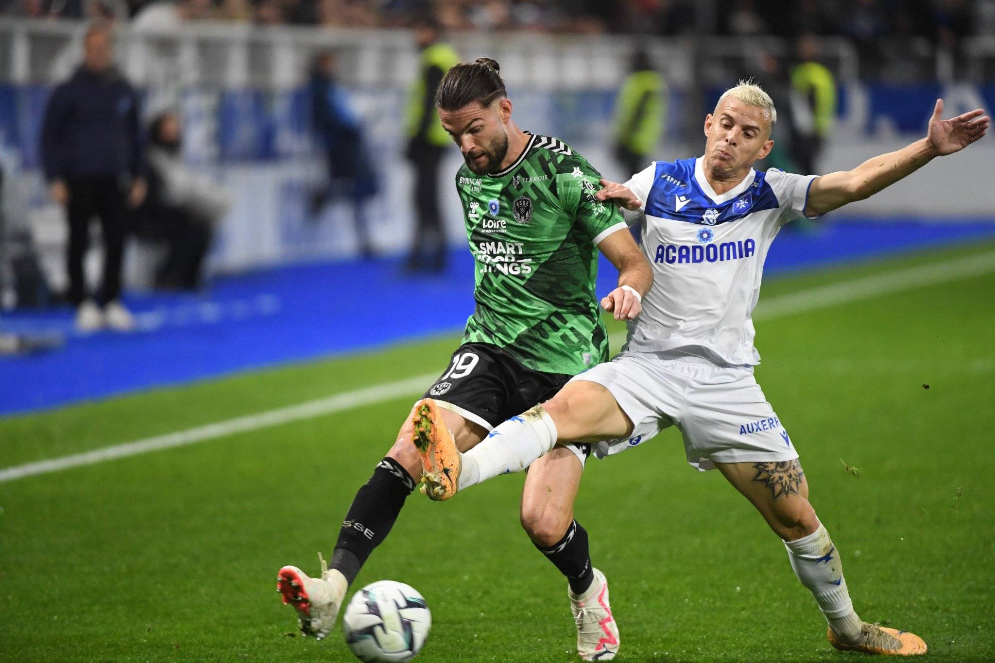 九游体育官方入口-包含雷恩球队击败圣埃蒂安，保持胜利势头的词条