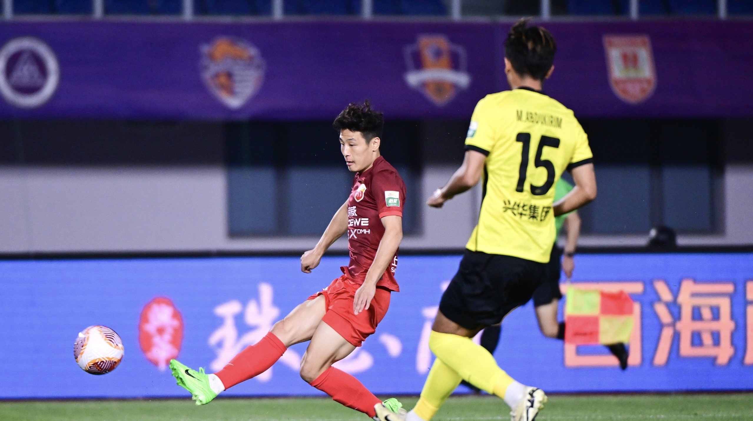 关于上海海港在比赛中展现实力赢得胜利的信息