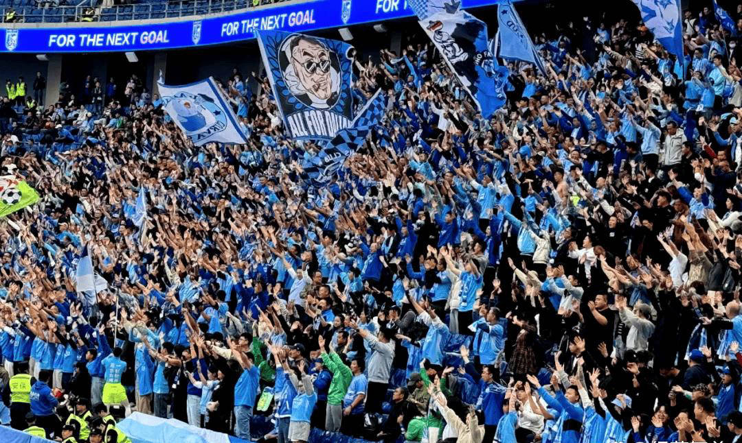 亚洲足球联赛吸引了大批球迷的热情参与