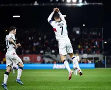 包含列支敦士登队在场上败北，情势堪忧的词条