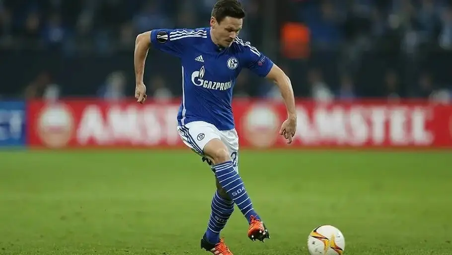 九游体育在线-关于沙尔克新引进球员积极融入，德甲冠军前景一片美好的信息