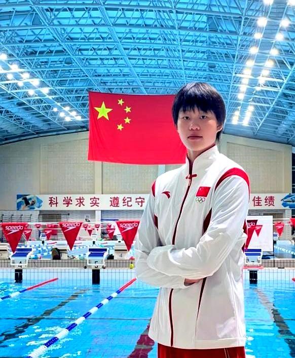 九游体育app下载-游泳运动员刷新自己纪录获得金牌