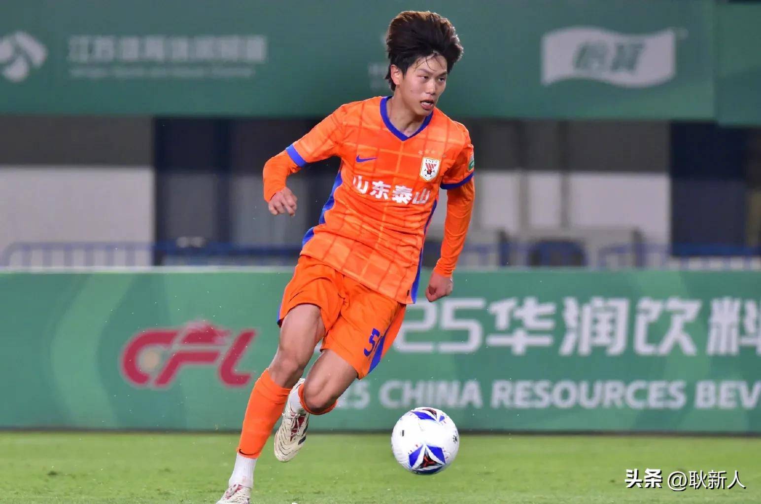 年轻球员崭露头角，为球队带来新活力的简单介绍