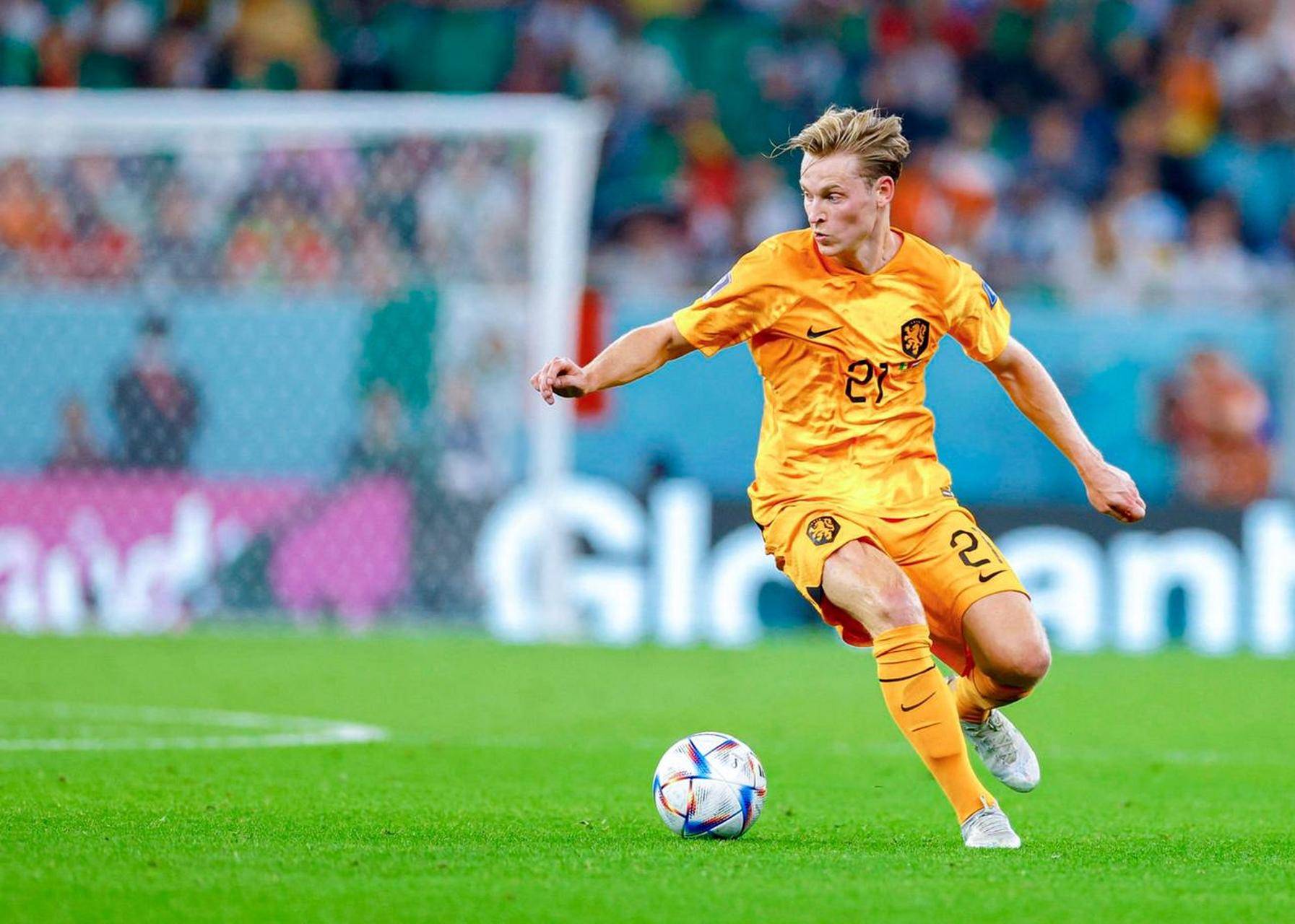 关于危急关头：荷兰队为晋级全力以赴对抗西班牙队的信息