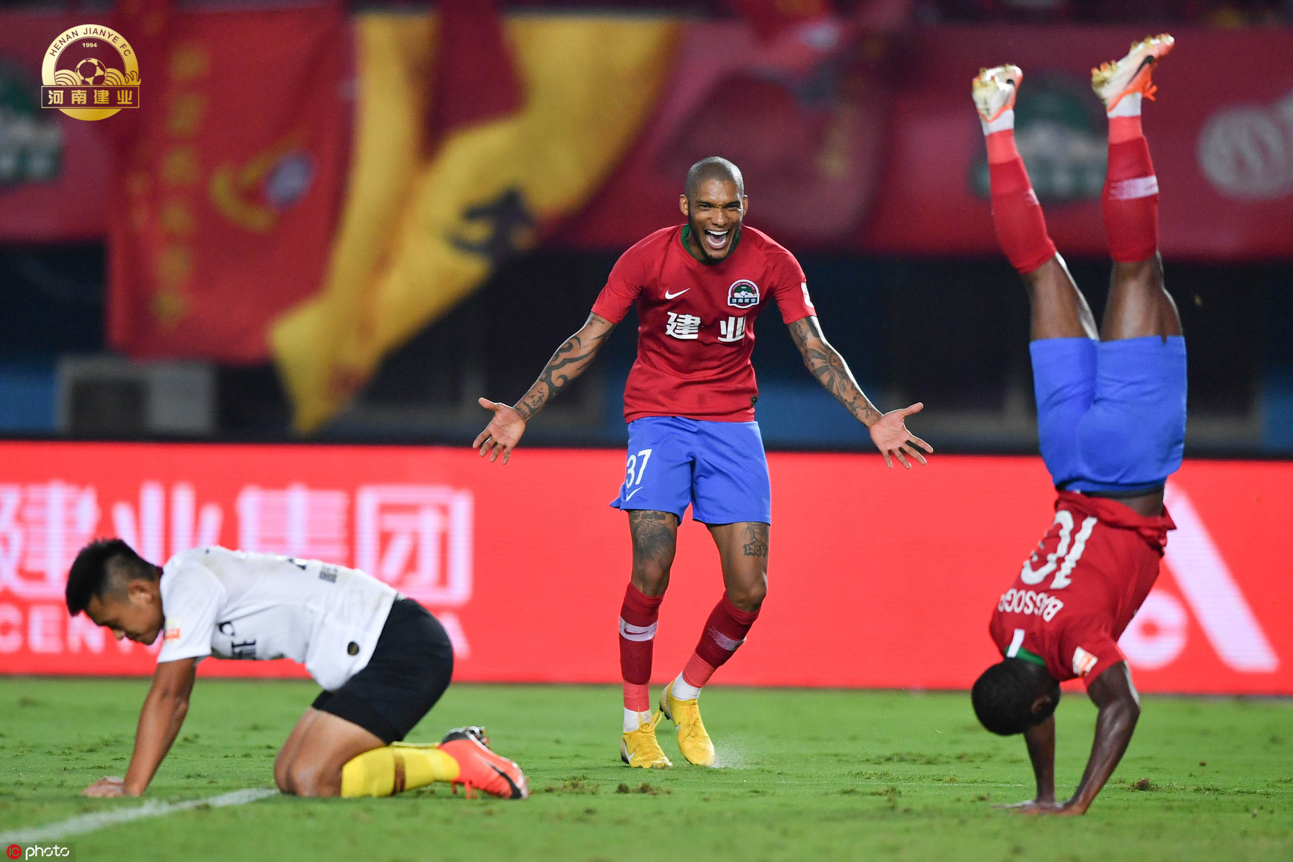 柏林赫塔客场全取三分,保级形势有所好转 柏林赫塔客场全取三分,保级形势有所好转