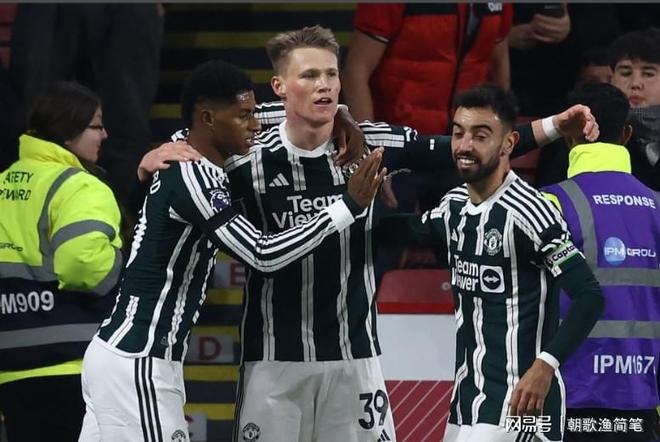 曼城主场击败查尔顿，继续保持领先地位