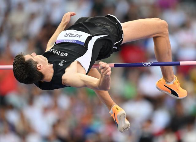 包含斯洛文尼亚客场挑战希腊，谁将笑到最后的词条