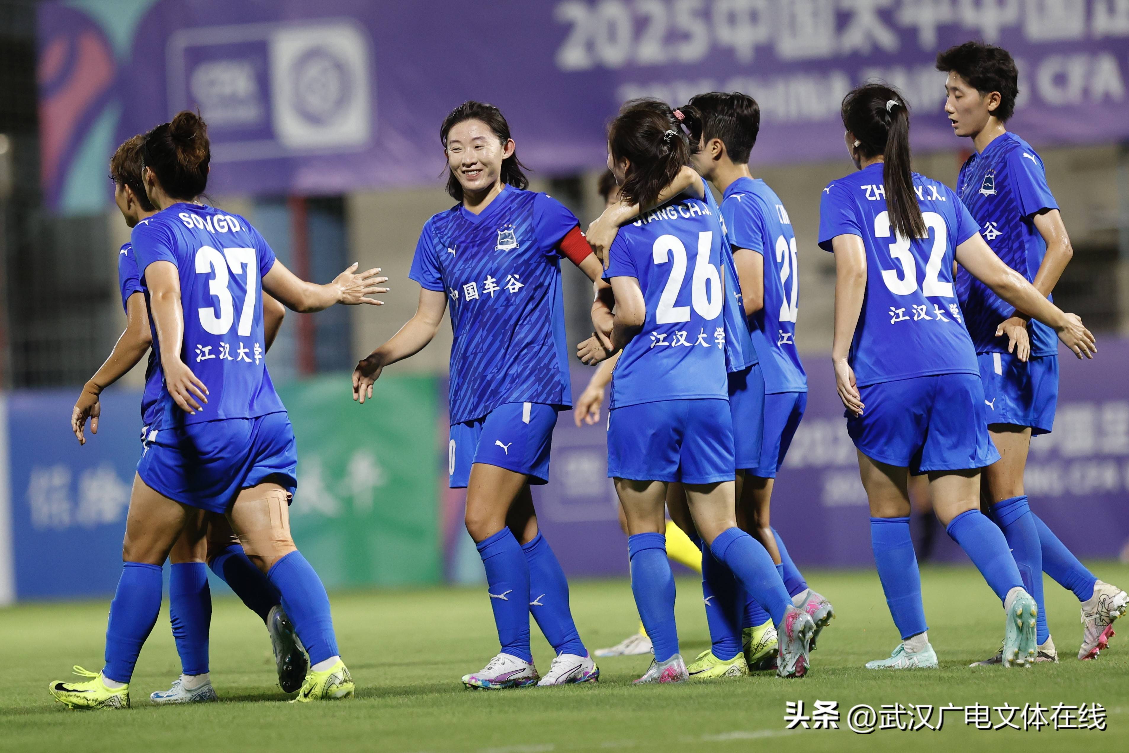 西南女足联赛半决赛擂台新秀挑战巨星